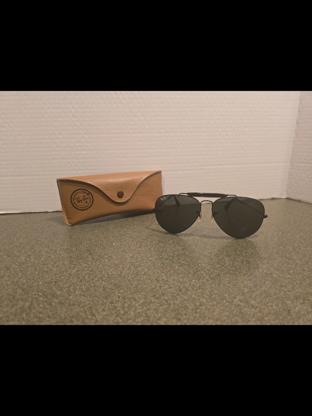 Ray-Ban Black Frame Aviator Sunglasses with Tan Case